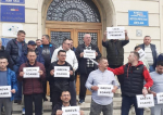 Galerie FOTO: Solidari cu colegii din București! Trei taximetriști din Alba Iulia au intrat în greva foamei