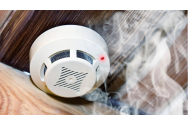 ISU montează gratuit detectoare de fum şi monoxid de carbon în sute de case