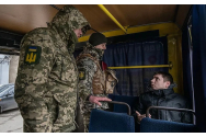 Militarii ucraineni dau bir cu fugiții. Cea mai ingenioasă metodă de a scăpa de război: Căsătorii cu femei cu dizabilități