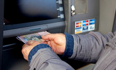 Un român și-a uitat banii în bancomat. S-a întors la ATM și a avut parte de o adevărată surpriză