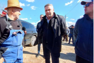 Ministrul Agriculturii vine în apărarea fermierilor, în scandalul puiilor vopsiți în galben
