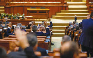Mutări în Parlament: Un membru AUR trece la PNL. Cine îi ia locul noului prefect din Bacău