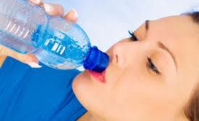 De câtă apă ai nevoie să bei zilnic? Poți să calculezi singur cât este necesarul tău