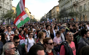 Protest masiv în Ungaria împotriva premierului Orban: Mii de oameni contestă politica socială și acuzațiile de corupție