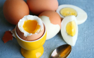 Cum să slăbeşti cu ouă fierte. Dieta cu care nu dai greş