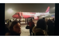  VIDEO- Pasagerii cursei Wizz-Air Debrecen – Paris au fost debarcați pe tobogane din avion după ce piloții au anulat decolarea