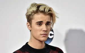 Justin Bieber suferă de o boală gravă. Cântărețul a făcut anunțul care i-a îndurerat pe fani