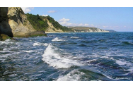 Trei persoane sunt dispărute în Marea Neagră, după un accident nautic