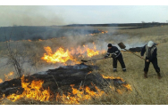 27 hectare de teren mistuite de flăcări