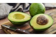TRUC viral - cum păstrezi un avocado intact zile întregi