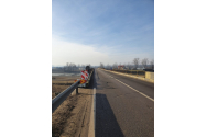 Traficul pietonal, închis pe partea dreaptă a podului de pe DN 2H, Milișăuți, județul Suceava