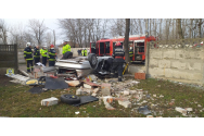 FOTO: Două persoane au murit într-un grav accident rutier, la Bârlad