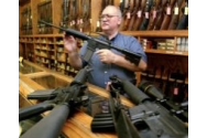 Vânzări-record de arme în SUA