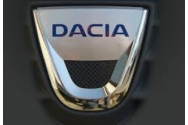 VIDEO Cum arată uzina Dacia după reluarea producției - Măști, marcaje, panouri despărțitoare, măsurarea temperaturii angajaților