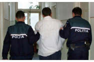 Spărgătorul sexagenar care a băgat spaima în Costuleni rămâne în arest